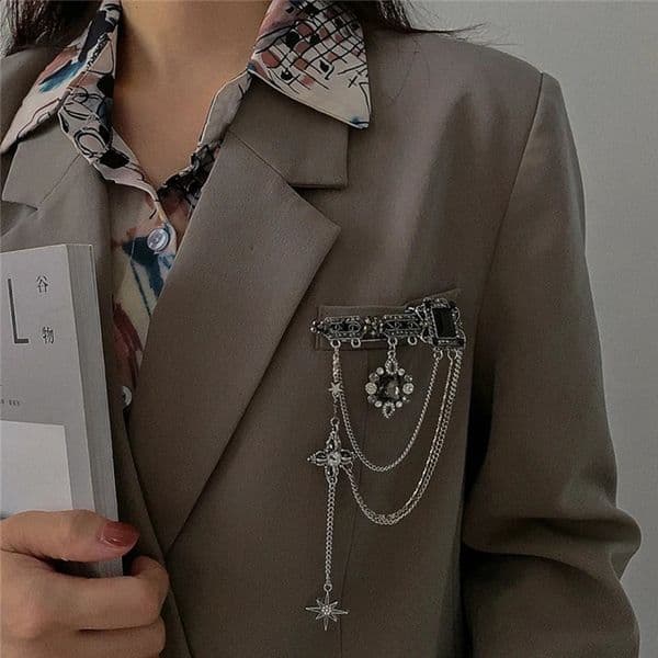 Dark Tassel Pendant Brooch For Men Women Vintage Rhinestones Baroque Brooches Punk Stay Gothic Harajuku Streetwear Jewelry 250103
