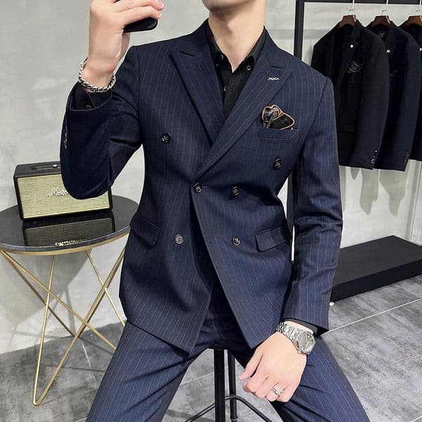 K777 Fashionable Men's Slim Cut Plaid Tuxedo Suit Perfect for Weddings & Business Events