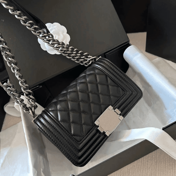 Designer Classic Diamond Quilted Le Boy Flap Bag Sheepskin Shoulder Crossbody Bags Sier/gold Hardware Chain Bag Women Square Handbags Outdoor Sacoche Purses 20CM