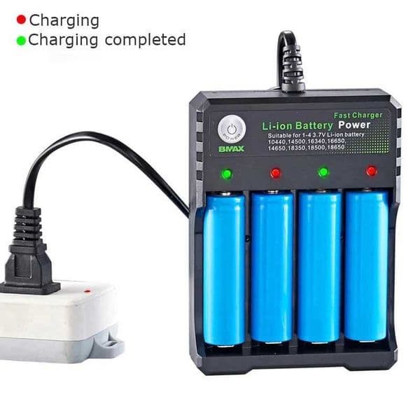 New Arrival 18650 Battery Charger Black 1 2 4 Slots AC 110V 220V Dual For 18650 Charging 3.7V Rechargeable Lithium Battery 4 Ports Charger T250114