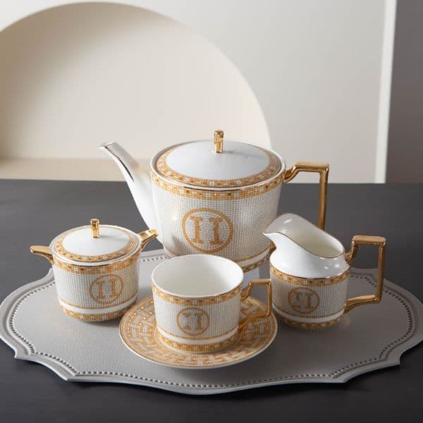 2026 Designer Scented Tea Classic Retro Affordable Luxury Bone-China Cups Set Sample Room Decoration Gold Handle Coffee Cup Free Shipping