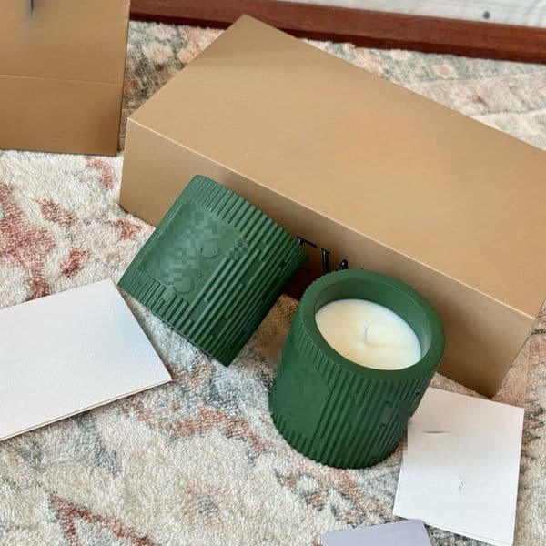 The same scented candle household cedar scented candle set new wedding birthday gift bedroom souvenir Wholesale