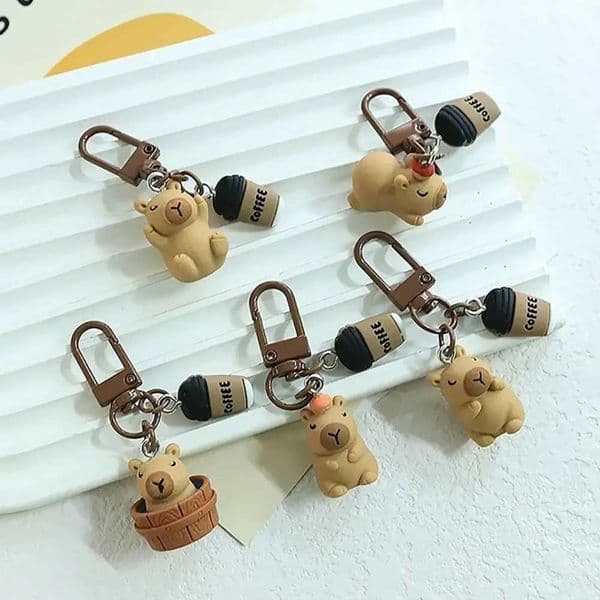 Resin Keychains Bag Charms Trinkets Phone Pendant Cartoon Cybara Car Key Ring Female La GirlXJ250116