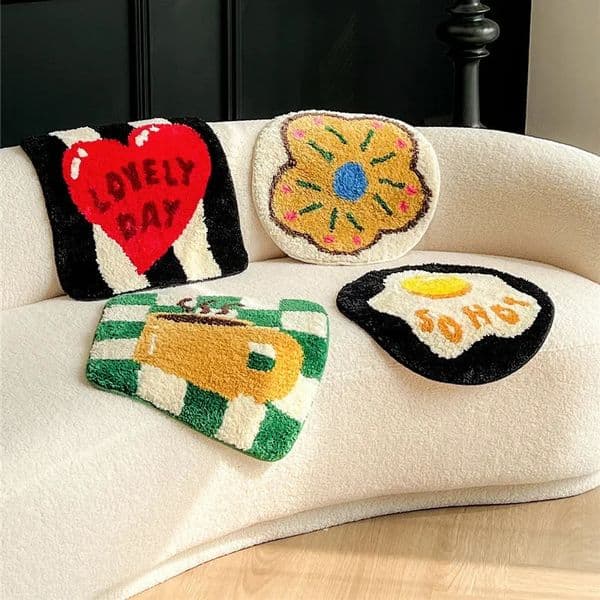 Heart-shaped Plush MatPersonalized Cute Cartoon Small Carpet Floor Mat Soft Sofa CushionRound Square Room Decor Rugs 250115BJ