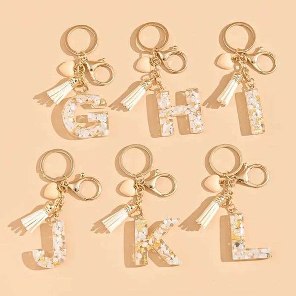 White Heart Tassel Letter Keychains Resin A-Z Name Initials Pendant Fashion Car Keyring Handbag Decor for Women Birtay GiftXJ250116