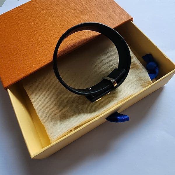 Brand Designer leather bracelets High-end Luxury black white colors Men's and women's Bracelets Fashion Unisex Jewelry With box m889