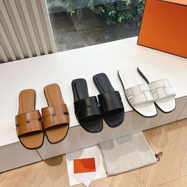 Top quality Flat heel Slides slippers sandals mules shoes Flat Beach Real leather open toes slip on shoes Luxury designer Slides for womens holiday shoes