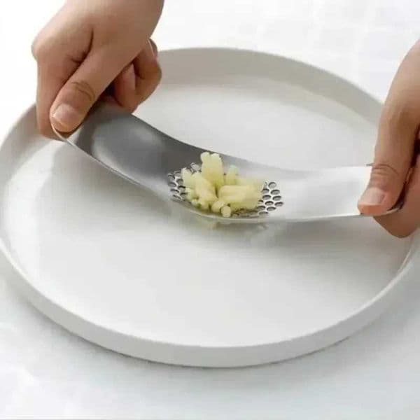 Stainless Steel GarlicPress Crusher Manual Garlic Mincer Chopping Garlics Tool Fruit Vegetable Tools Kitchen Accessories Gadget X250125