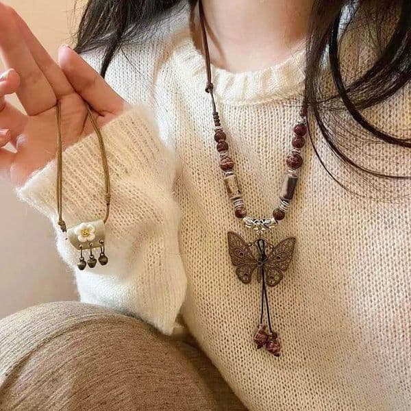 Vintage Ceramic Butterfly Pendant Necklace for Women 2024 New Chinese Ethnic Style Long Sweater Chain Necklace Jewelry AccessoryXJ250121