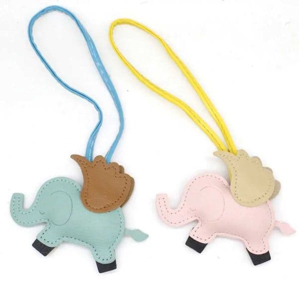 Luxury Designer Chain For Man Ute Camel Flying Wings Elephant Keychain Animal Car Keyring for woman PU Leather Woman Necklace Hanger Fashion Cartoon Bag Pendant