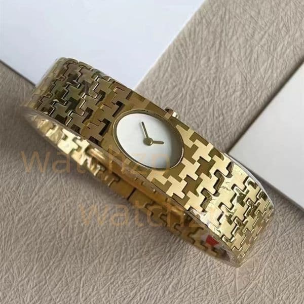 The luxurious and fashionable women's watch is the perfect combination of a bracelet and a watch. Size 21mm D Christmas gift, free shipping