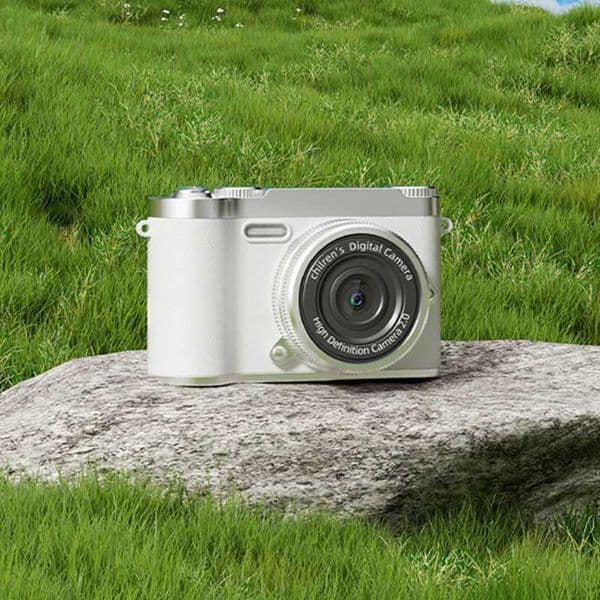 5MP Portable CCD Digital Camera Video Camcorder with Autofocus 8X Zoom 2.4 Inch Screen Retro Vlogging Camera for Kids Children Beginners X250804