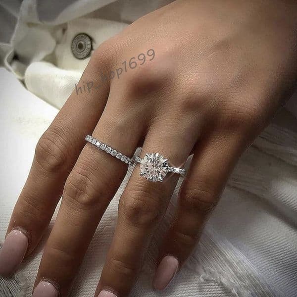 2024 Womens Fashion Wedding Rings Luxury Jewelry 925 Sterling Silver Fill Round Cut White Topaz Moissanite Diamond Party Eternity Couple Female Bridal Ring Set Gift