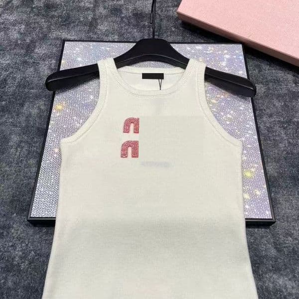Tank S/L Top Embroidery Sleeveless Pure Vacation Miues Hot Size Mui Designer T Shirt Suspender Womens Vest Women Knitted Sexy Woman Wet Z260528