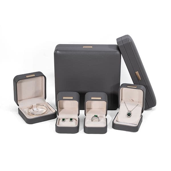 Customizable Stylish PU Leather Case for Accessories Ideal Gifting Solution