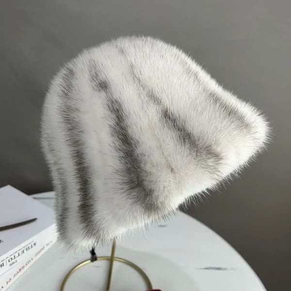 Style Winter Women 100% Real Mink Fur Bucket Hats Natural Warm Mink Fur Hat Female Outdoor Fashion Genuine Mink Fur Cap 250806