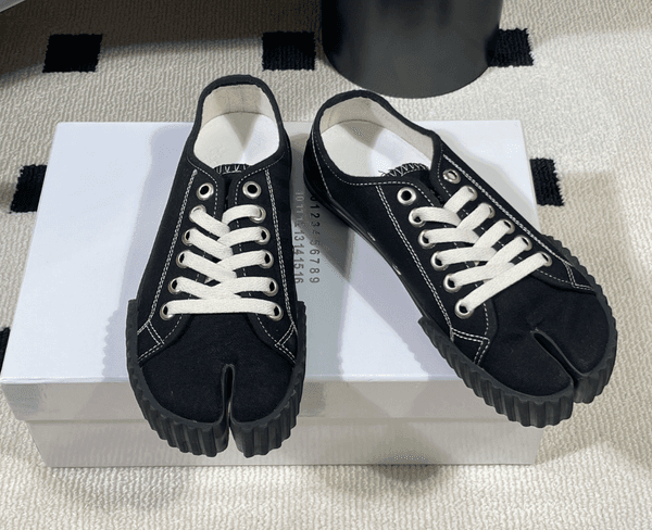 MM22 Unisex Tabi Sneakers Women Men Canvas Casual Shoes Tabi Low Top Sneaker cloth trainers MM22 Two Tone Leather Tabi Lace Up Platform Flats Ninja Canva 35-44EU