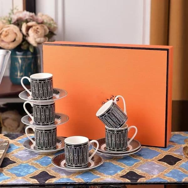 Elegant European Style Ceramic Coffee Cup Set with Matching Saucer for Afternoon Tea