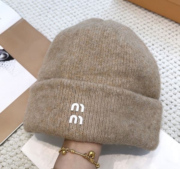2026 New Brown Designer Hats For Women Knitted Bonnets Winter Hat Skull Cap Casual Travel L Luxury Wool Keep Warm Beanies Luxure Beanie Designer