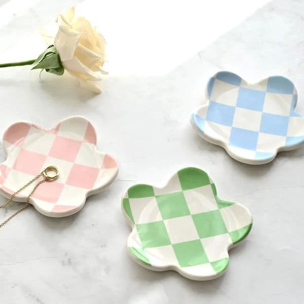 Creative Ceramic Petal Tray Jewelry Plate Necklace Ring Storage DishJewelry Display Desktop Decor 250814