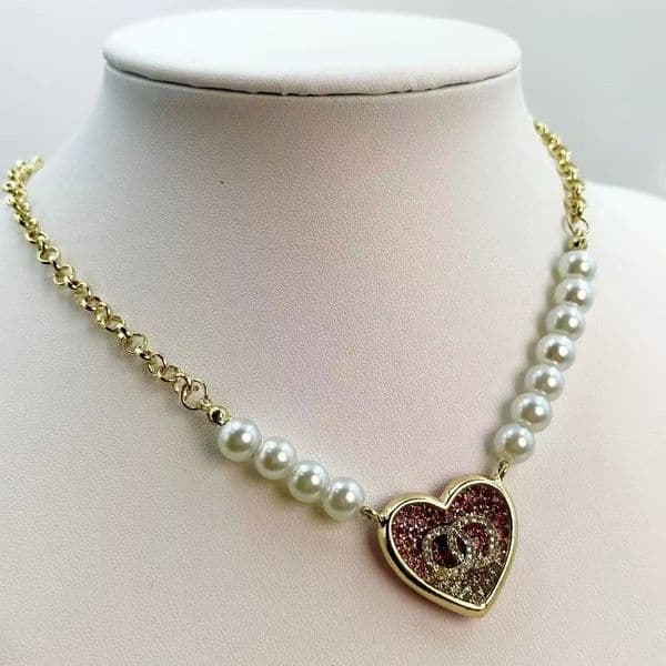 2026 New Designer Necklaces For Women Brand Letter Heart Pearl Necklace Choker Chain Luxury Jewelry Accessories Couple Gift