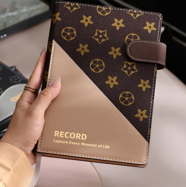 STOCK Wholesale Creative Art Vintage A5 Hardcover Lined Notebook Business Office High-Quality Printable Meeting Schedule Work Memo High-End Journal 250818 Free