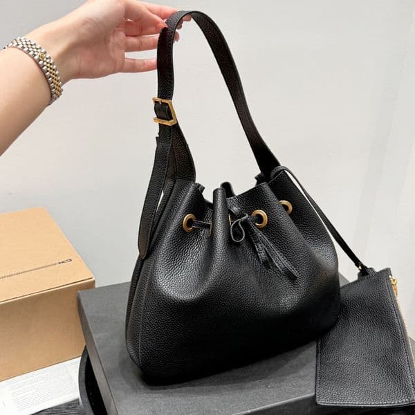Women Luxury Hobo Underarm bag Designer bag Top quality Supple Drawstring bag Trendy Designer Bucket Tote bag Paris VII Hobo Bag Designer weekend bag shopping bags