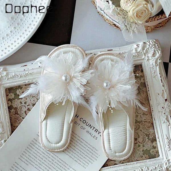 Fairy Style Satin Slippers Feather Pearl Peep Toe Bedro He Sandals Wedding Lady Indoor Non-slip Floor Shoes Y250818