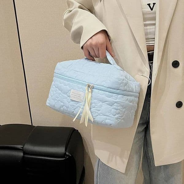 Designer Bag PC Women S Makeup Bag Portable With Embroidery Detail Soft Fabric Zipper Closure Perfect For Travel Daily Commute Bags