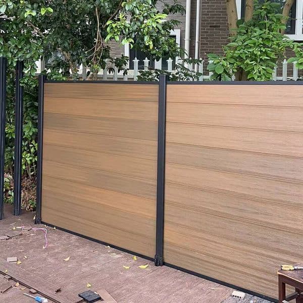Cheap White Stain-Resistant Wooden Fence Panel Garden