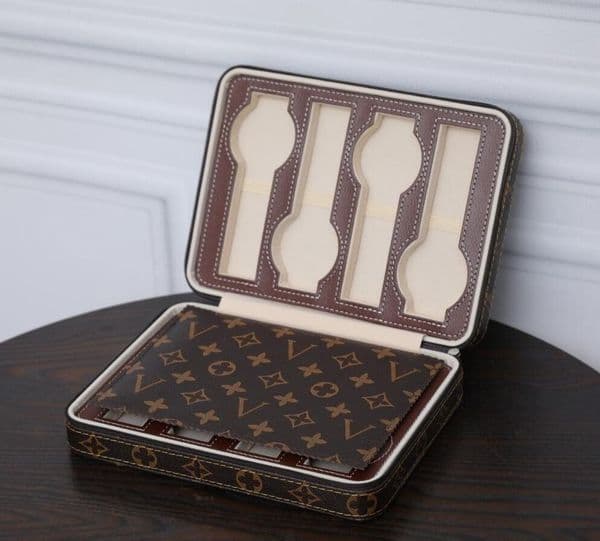 Luxury Classic Letter Logo Large Capacity Watch Fashion Home Bin Vintage Leather Inlaid Thickened Suede Multifunctional Jewelry Storage Box 12545