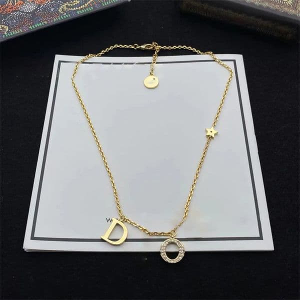 D Letter Lady Designer Necklace Gold titanium Steel High end Elegant Pendant Necklaces Stainless Women designer jewelry gift Q