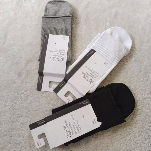 Designer lulu Socks Mens Womens Sports Chaussette Unisex Cotton Medium Long Socks Throwback Black White Sock Four Seasons Stocking Aloness Women Clothes