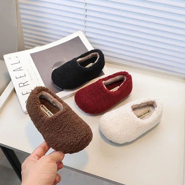 2026 New Kids Winter Soft Bottom Girls Cotton Fashion Simple Flat Loafers perfume cologne Outdoor Warm Childrens Shoes Causal Non Slip 250822 Designer