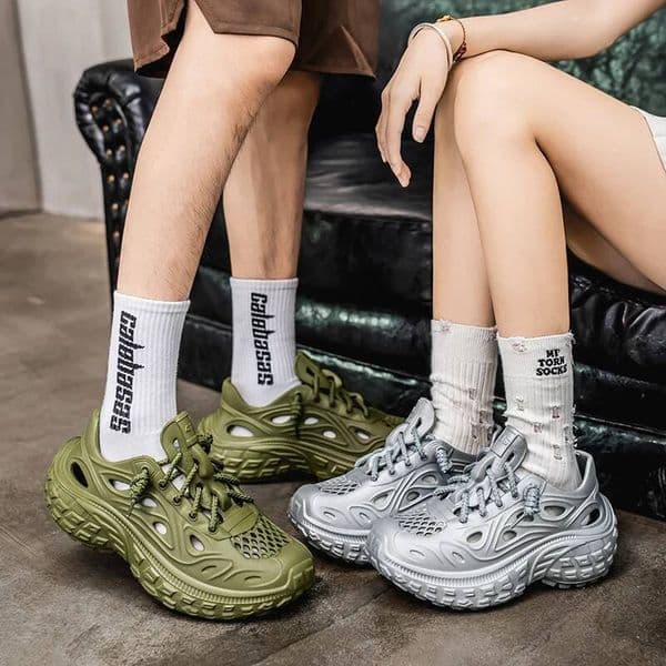 Designer Shoes New Fashion Breathable Garden Shoes Summer Couple Sandals Non Slip Thick Bottom Men S Sandals Outdoor Baotou Beach Men S Shoes