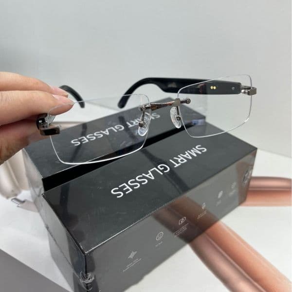 Wireless Sports Eyewear Featuring Real-Time Language Conversion & Stereo Sound Capability