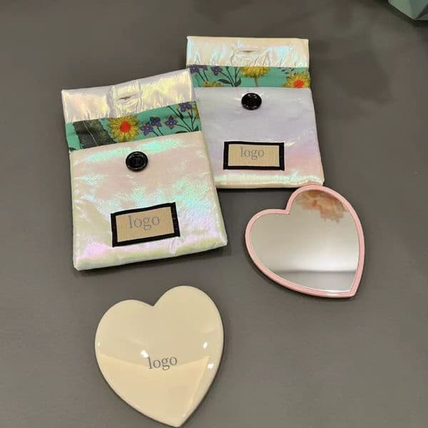 New Heart-shaped Single-sided Gift Cosmetic Mirror with A Mirror Case Included As A Gift in Stock