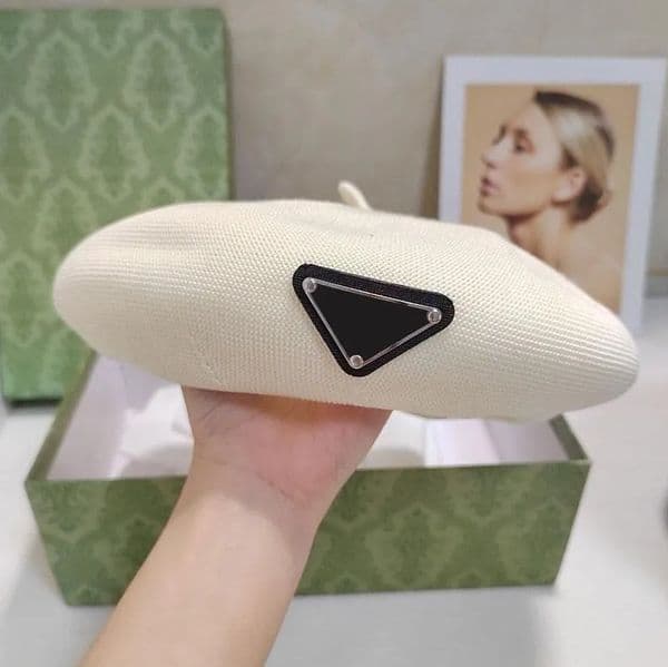 Designer Beret Fashion Dome Berets Caps Womens Outdoor Travel Warm Winter Windproof Bonnet Hats autumn winter Knitted beret