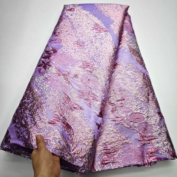 2025 Retro Patterned Gold Wire Three-dimensional Gilded Relief Clothing Jacquard Fabric Fashion Clothing Fluffy Skirt Fabric