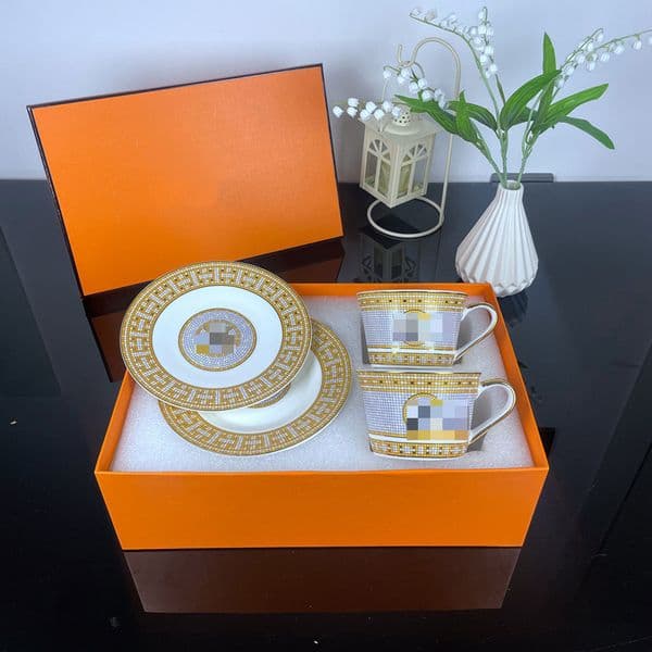 A Delicate Set of European-style Bone China Coffee Cups and Saucers A Light Luxury and Creative Home Gift for Festivals