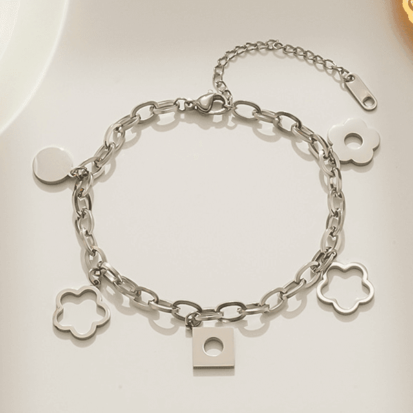 Designer Bracelet Luxury Bangle Bracelet Jewelry Korean Fashion Titanium Steel Flower Charm Small Pendant Bracelet Cute Girls Stainless Steel Pendant Jewelry