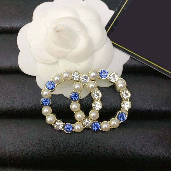 Famous Desinger Brooch Women Rhinestone Pearl Letter Brooches Suit Pin Fashion Jewelry Luxurys Top Quality Accessories Gifts