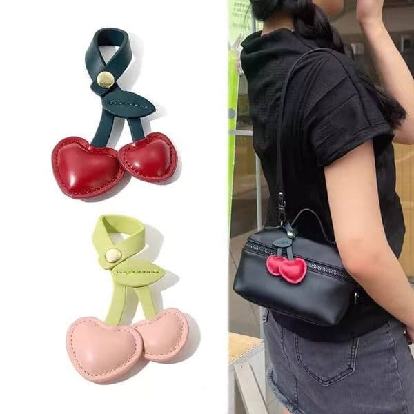 New bag pendants, cherry cherries, cute bag pendants, exquisite love trinkets, high-end accessories