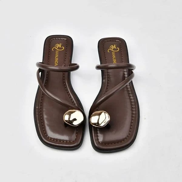 Summer Narrowband Womens Sliding Block Fashion Metal Decoration Low Foot Sliding Block Womens Elegant Sliding Block Leisure Outdoor Beach Flip Cover 250228