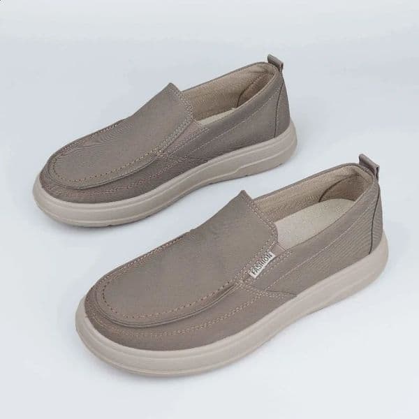Summer casual mens shoes an outdoor fashionable and versatile shoe light shoes and stepping shoes with temperament 250228