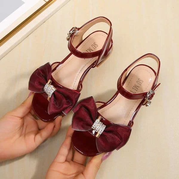 Girl Princess Sandals Summer Childrens Low Heels Fashion Party Dress Beach Shoes Outdoor Tight Sandals Childrens Soft Bottom Bow X250305