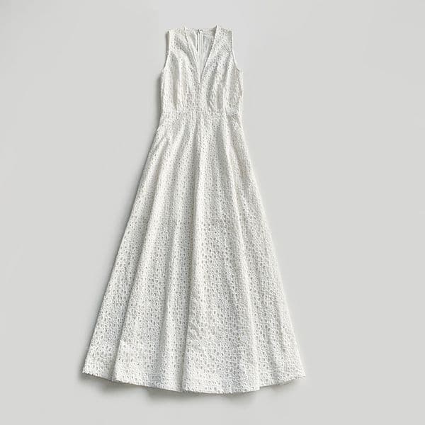 (163) Hollow heavy embroidery niche deep V sleeveless waist hollow large skirt atmospheric dress dress