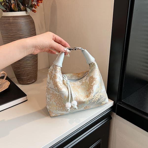 2025 Summer Women's Crossbody Bag Handheld New Designer Chinese Underarm Bag Embroidered Small High End Single Cross Shoulder Bag