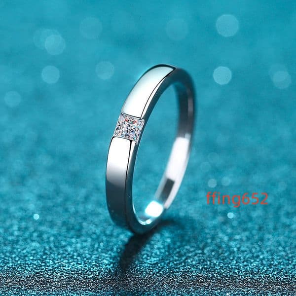 Exquisite Moissanite Engagement Ring Fashionable and Simple S925 Sterling Silver Universal Mens and Womens Rings Wholesale