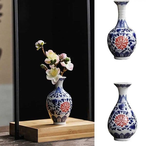 Small blue and white porcelain vases mini retro ceramic flower vases handmade and sturdy Chinese style desktop decoration for offices X250317